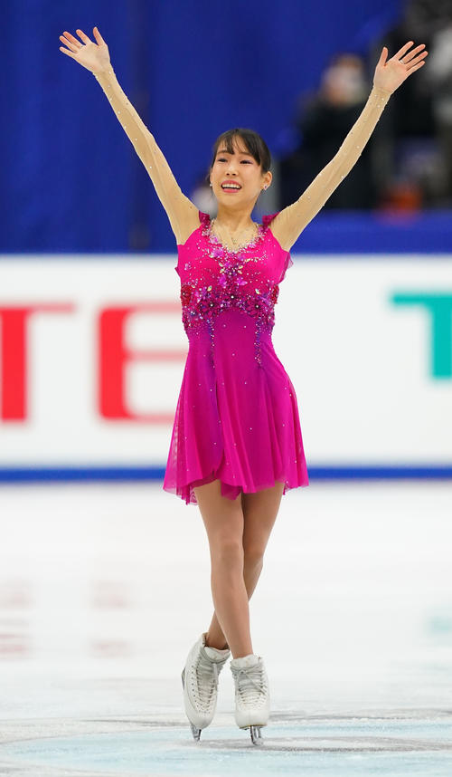 全日本フィギュアスケート選手権　女子SPの演技を終え、あいさつする三原（代表撮影）