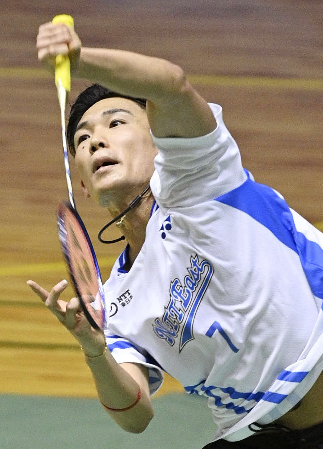 男子シングルス2回戦でプレーする桃田（代表撮影）