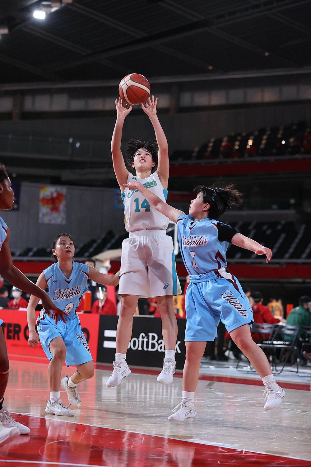 札幌山の手対白鵬女　第3Q、シュートを放つ札幌山の手・森岡ほのか（C）JBA