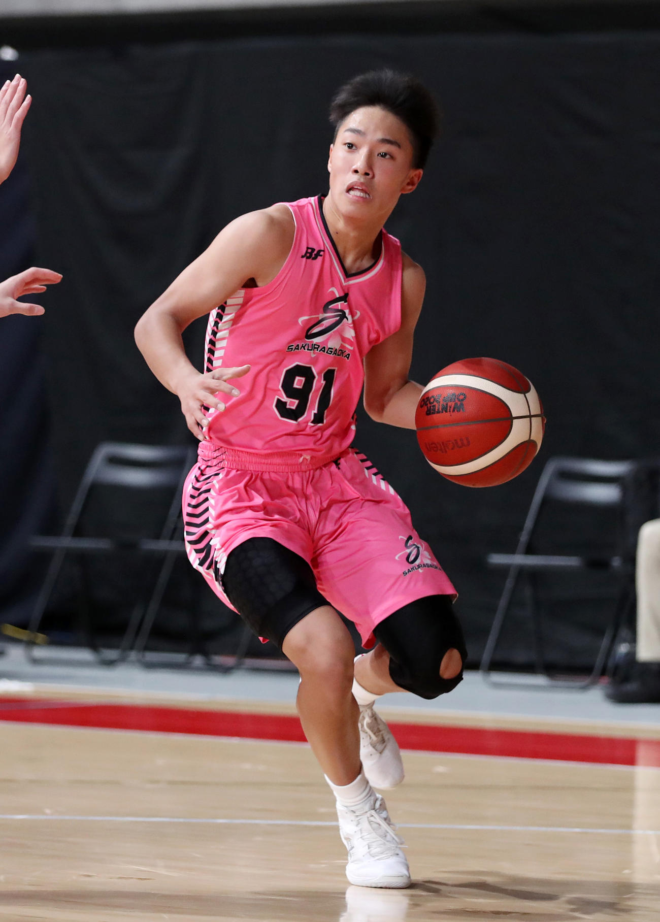 洛南対桜丘　第2Q、ドリブルする桜丘・土屋（C）JBA