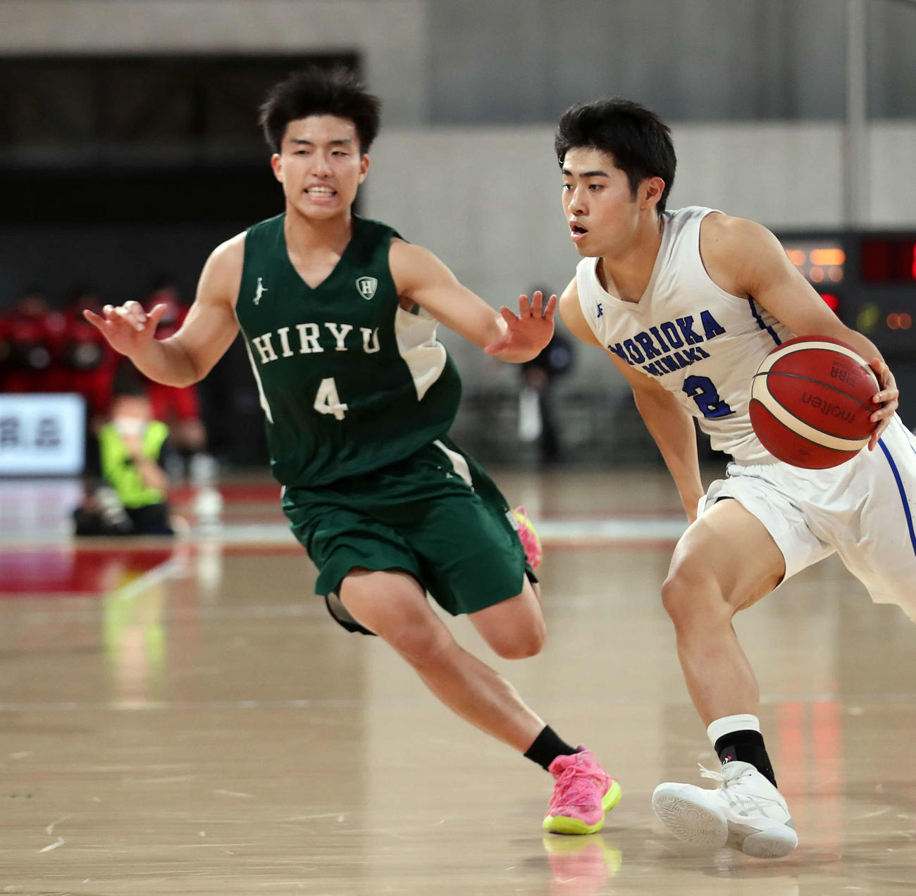 飛龍対盛岡南　相手マークに走る飛龍・桜井主将）（C）JBA