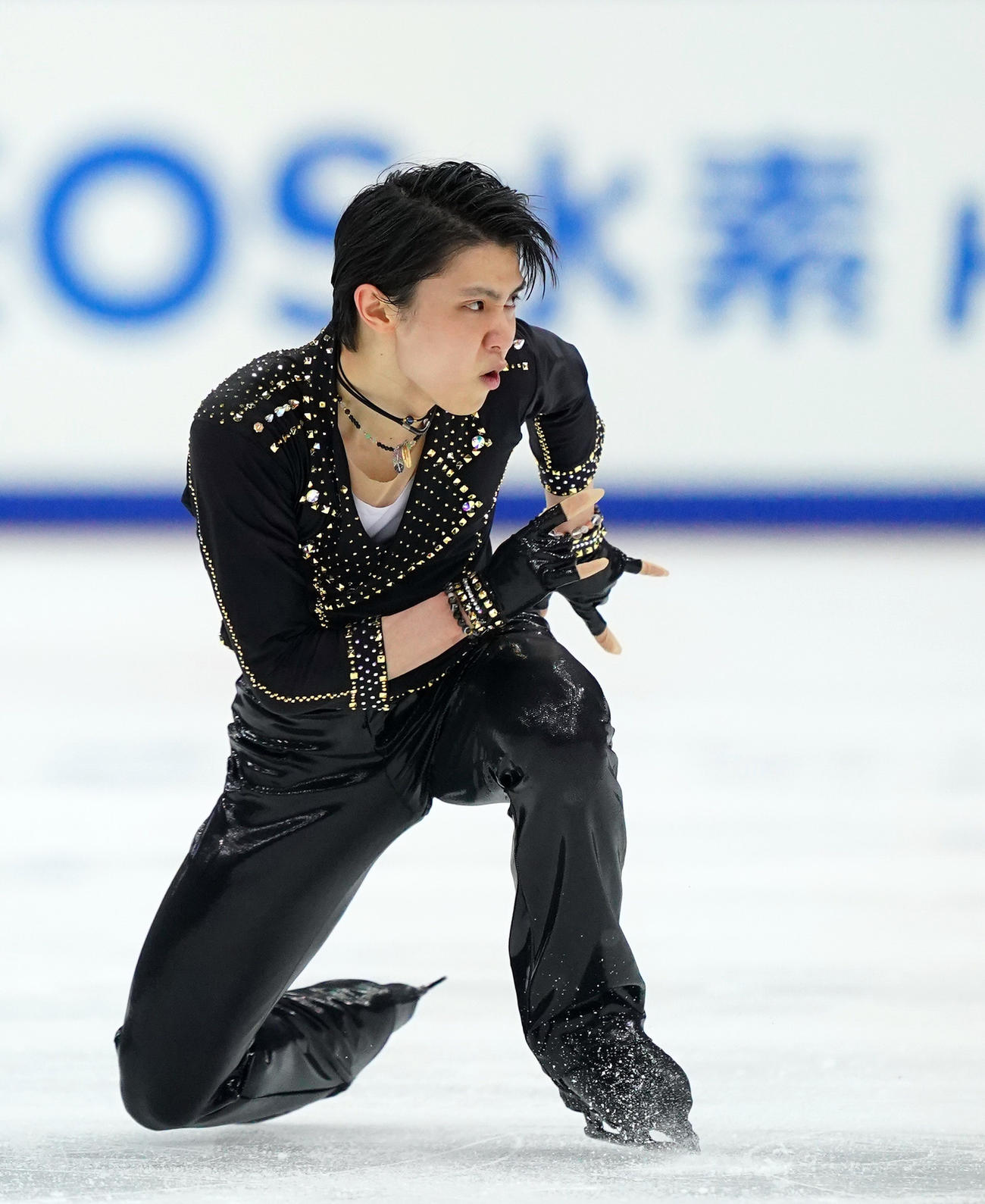 全日本フィギュアスケート選手権　男子SPで演技をする羽生（代表撮影）