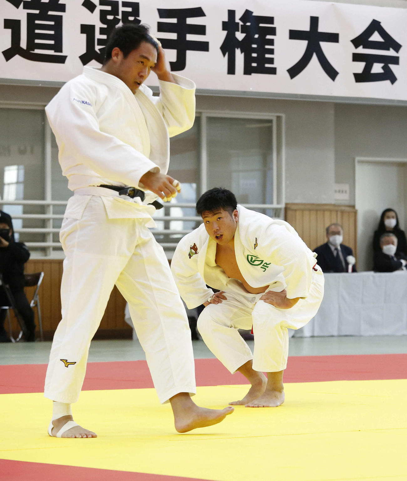 3回戦で羽賀（左）に敗れた影浦（代表撮影）