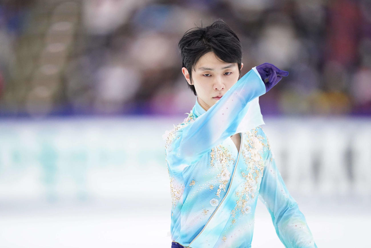 男子フリー、6分間練習を行う羽生（代表撮影）