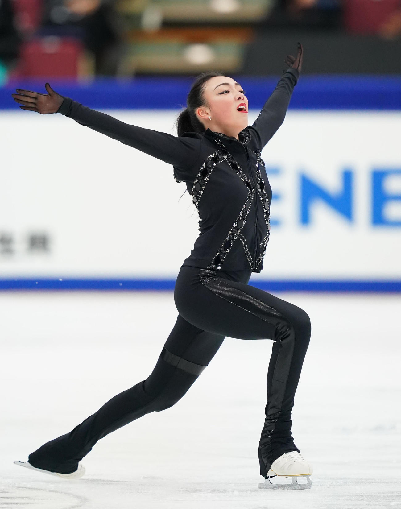 全日本選手権最終日　女子フリーで演技をする本郷（代表撮影）