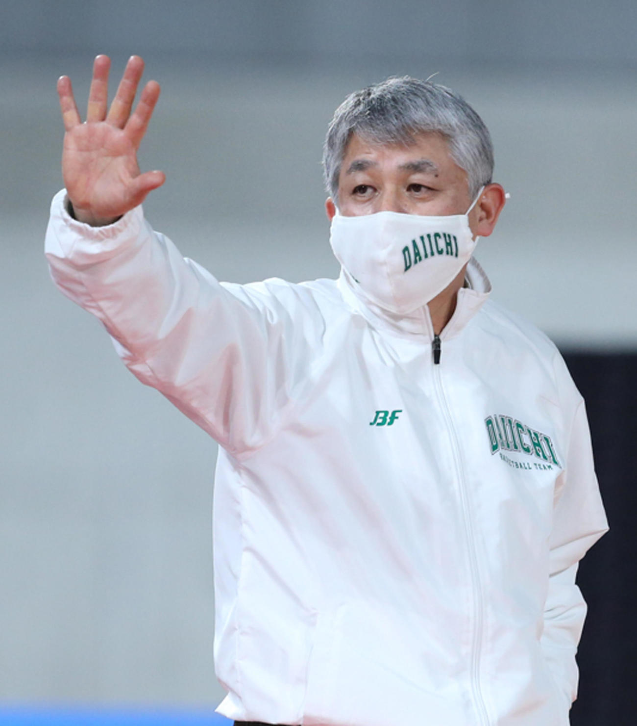 福岡第一対仙台大明成　第2Q、指示を出す福岡第一・井手口監督（C）JBA