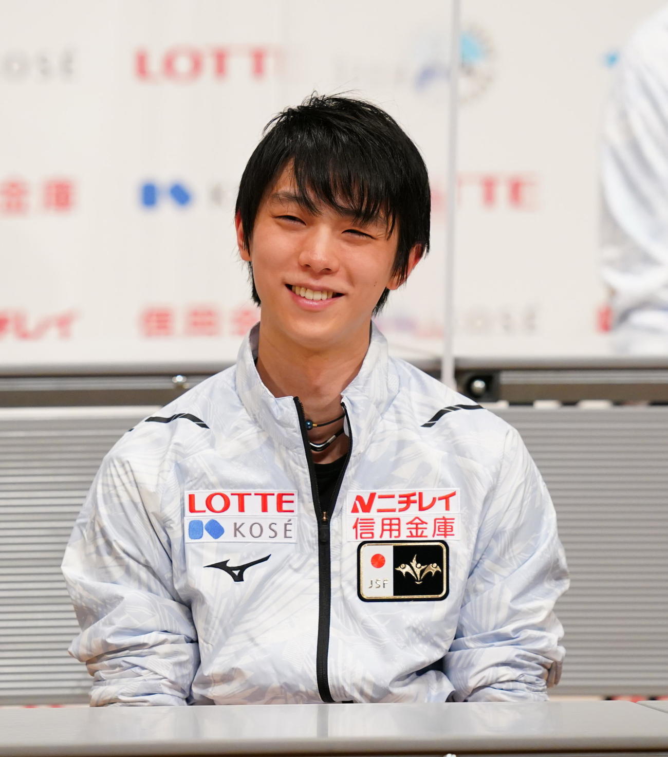 世界選手権代表が発表され、意気込みを語る羽生（代表撮影）