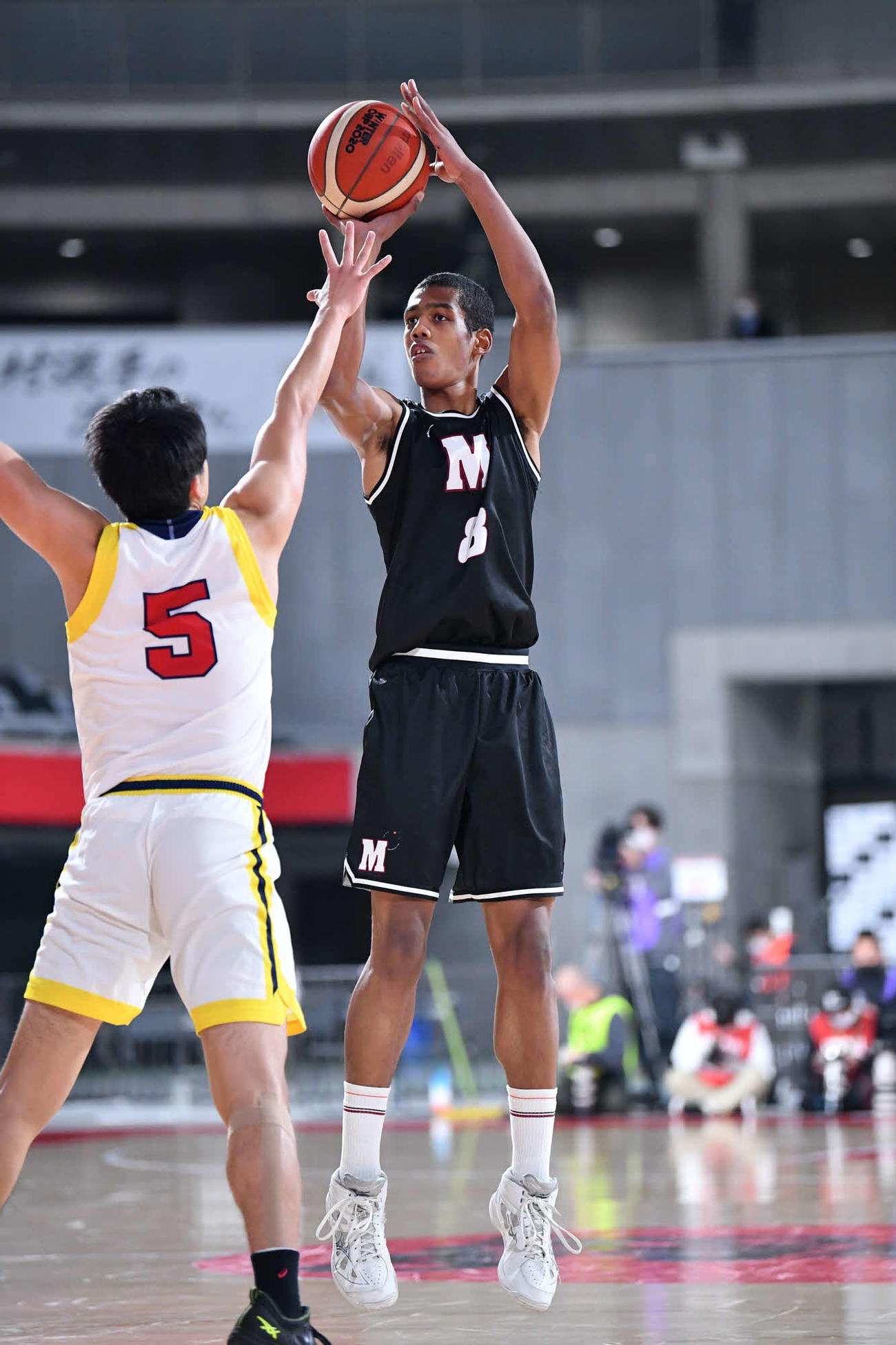 北陸対仙台大明成　第1Q、シュートを放つ仙台大明生・山崎一（C）JBA
