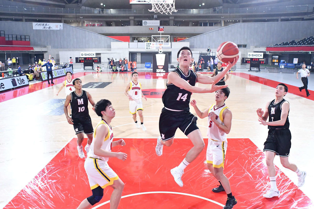 北陸対仙台大明成　第4Q、シュートを放つ仙台大明成・山崎紀人（C）JBA