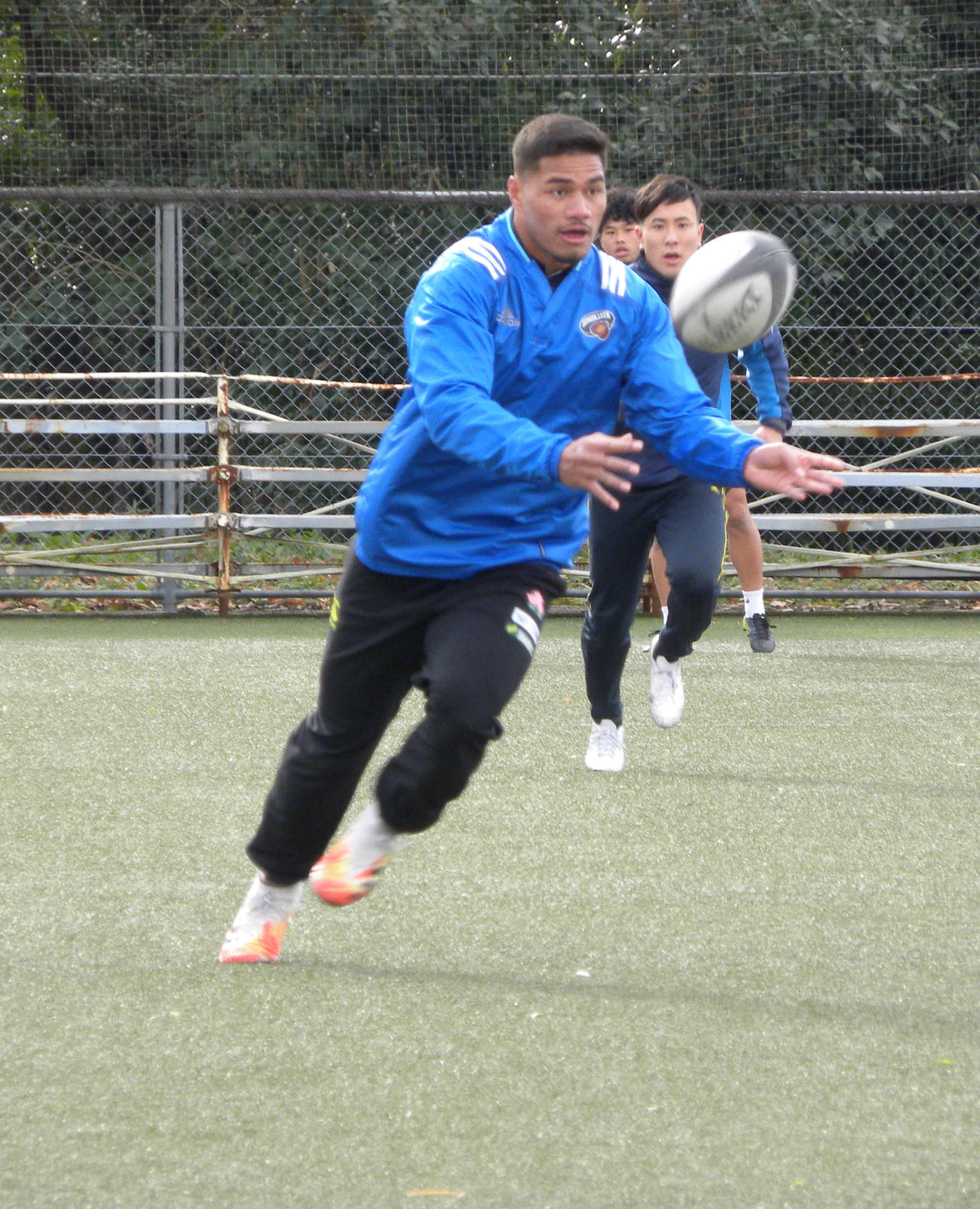 明大戦に向けて調整する天理大CTBシオサイア・フィフィタ（撮影・松本航）
