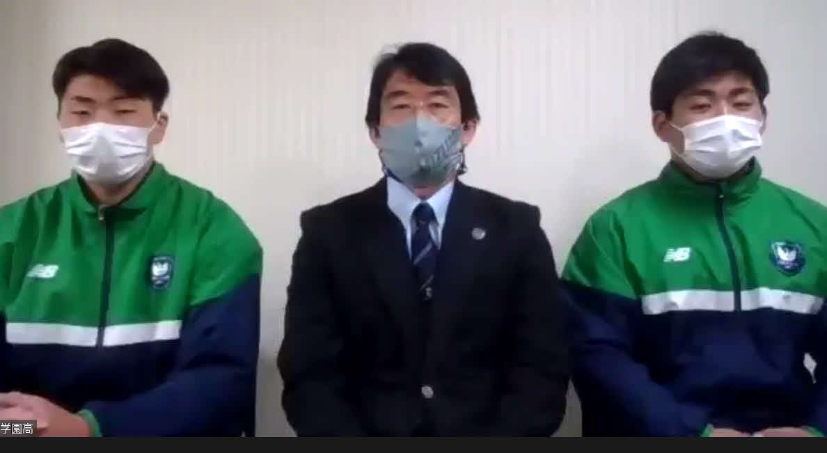 決勝戦を前に連覇への意気込みを語る桐蔭学園の青木、藤原監督、佐藤主将（左から）