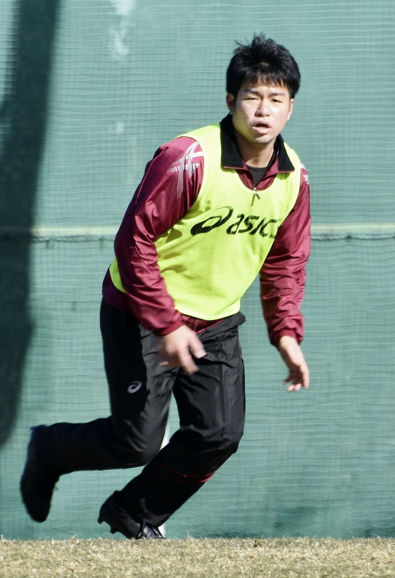 全国大学選手権決勝に向けて練習する早大のCTB平井（共同）