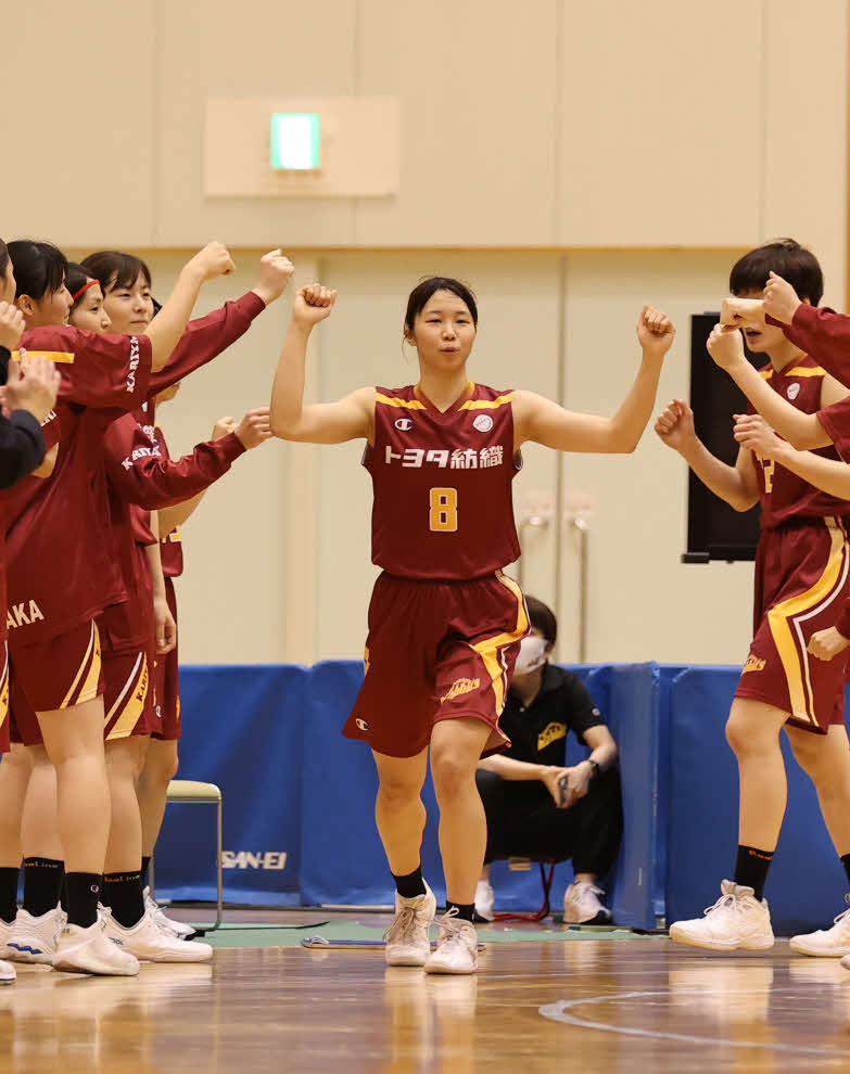 東京五輪代表を目指すトヨタ紡織・東藤（中央）（トヨタ紡織提供）
