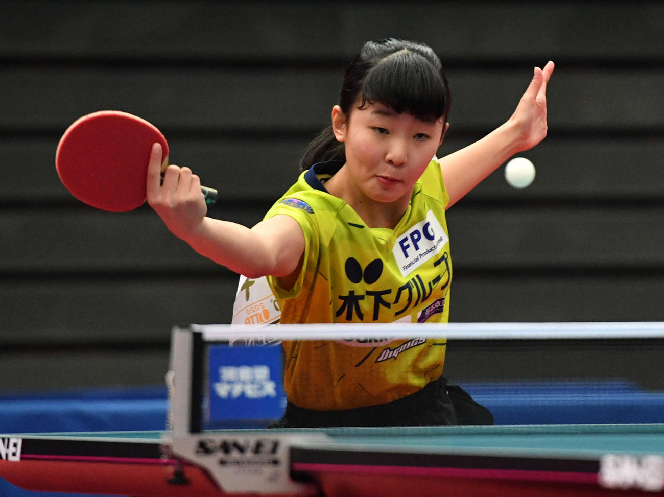 全日本卓球選手権ジュニア女子シングルス2回戦　勝利し3回戦に進んだ張本美和（撮影・岩下翔太）