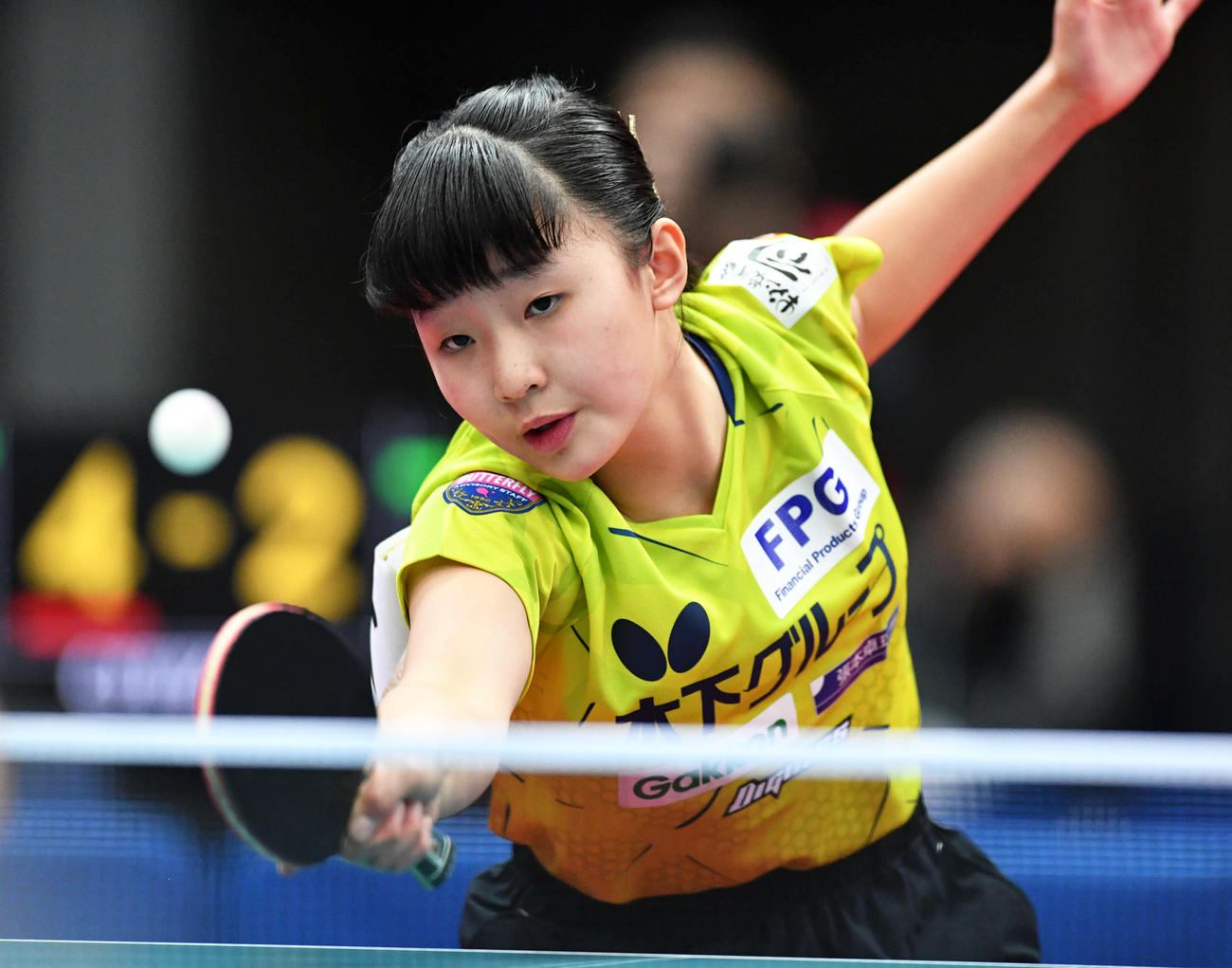 3回戦でラリーを返す張本美和（撮影・岩下翔太）