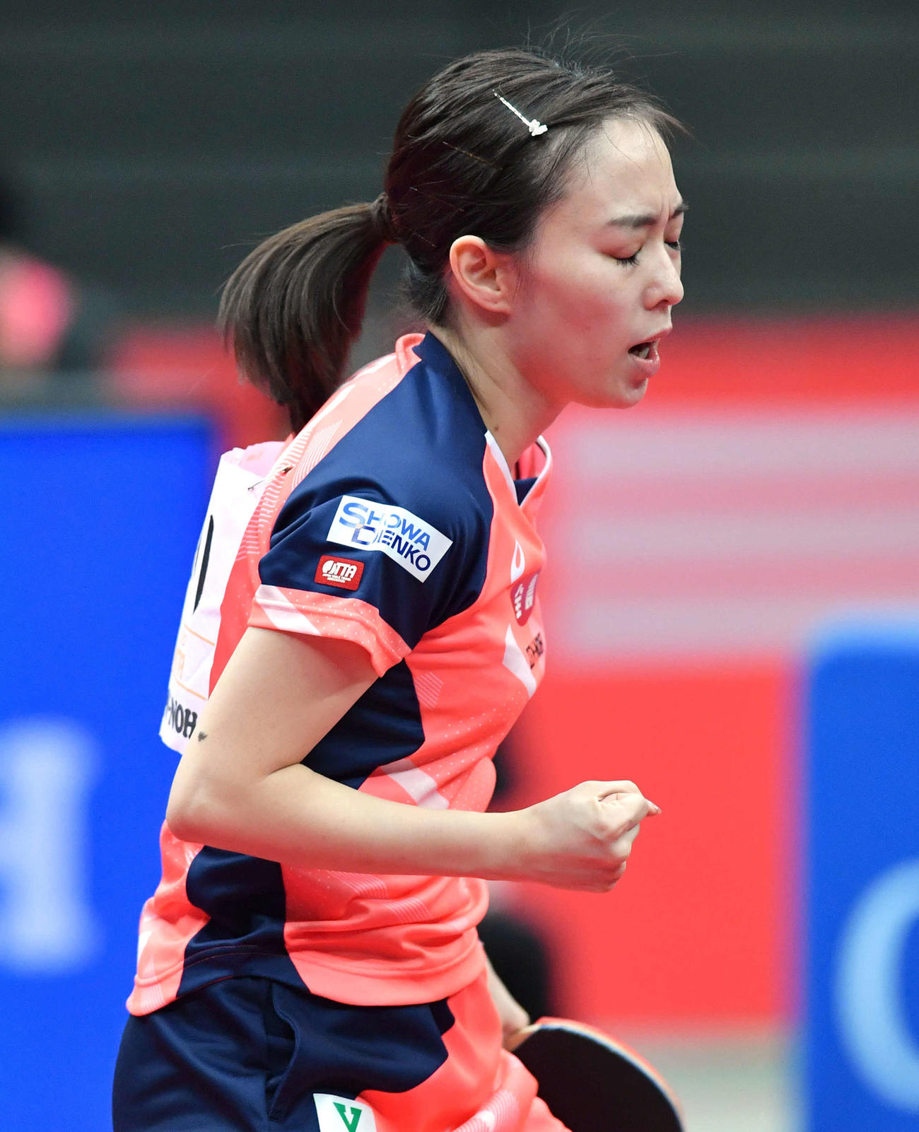 全日本卓球選手権女子シングルス準々決勝　得点を奪いガッツポーズする石川佳純（撮影・岩下翔太）