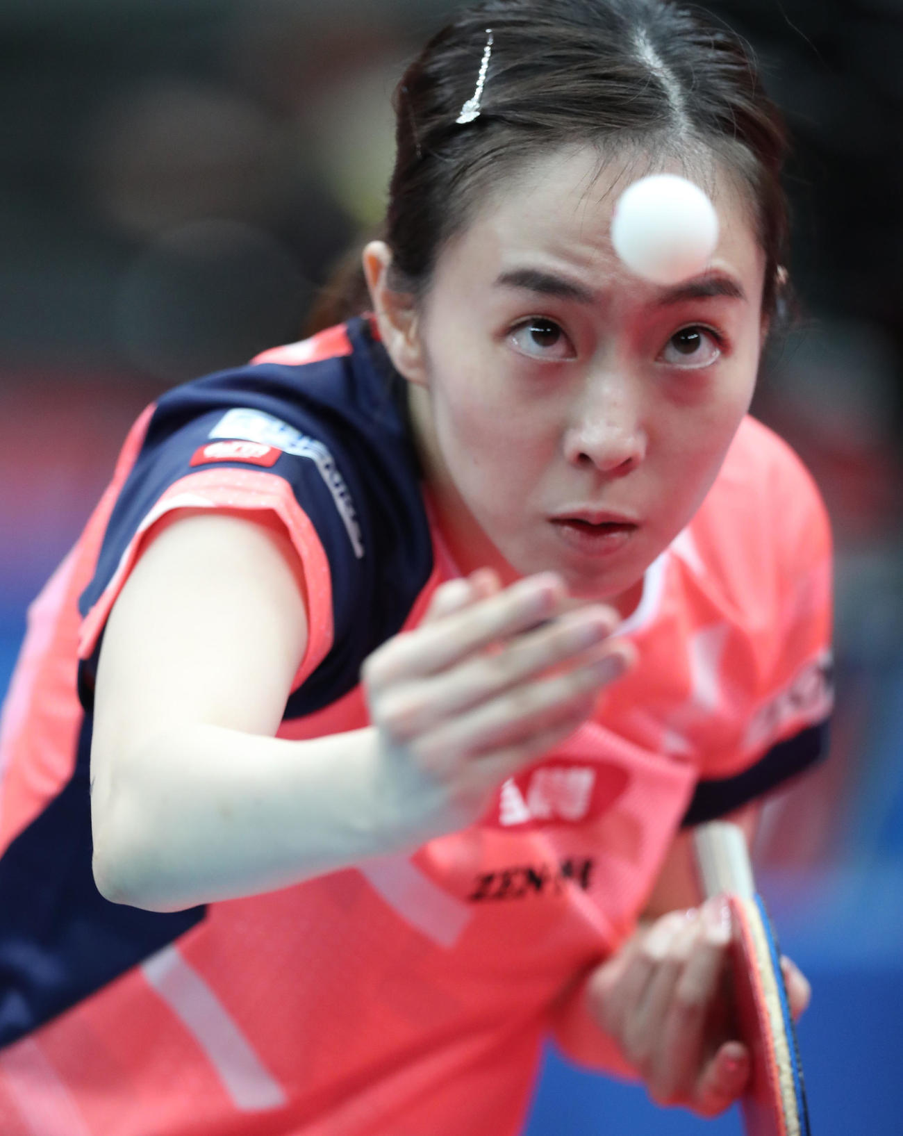 女子シングルス準々決勝、ボールに集中する石川（代表撮影）
