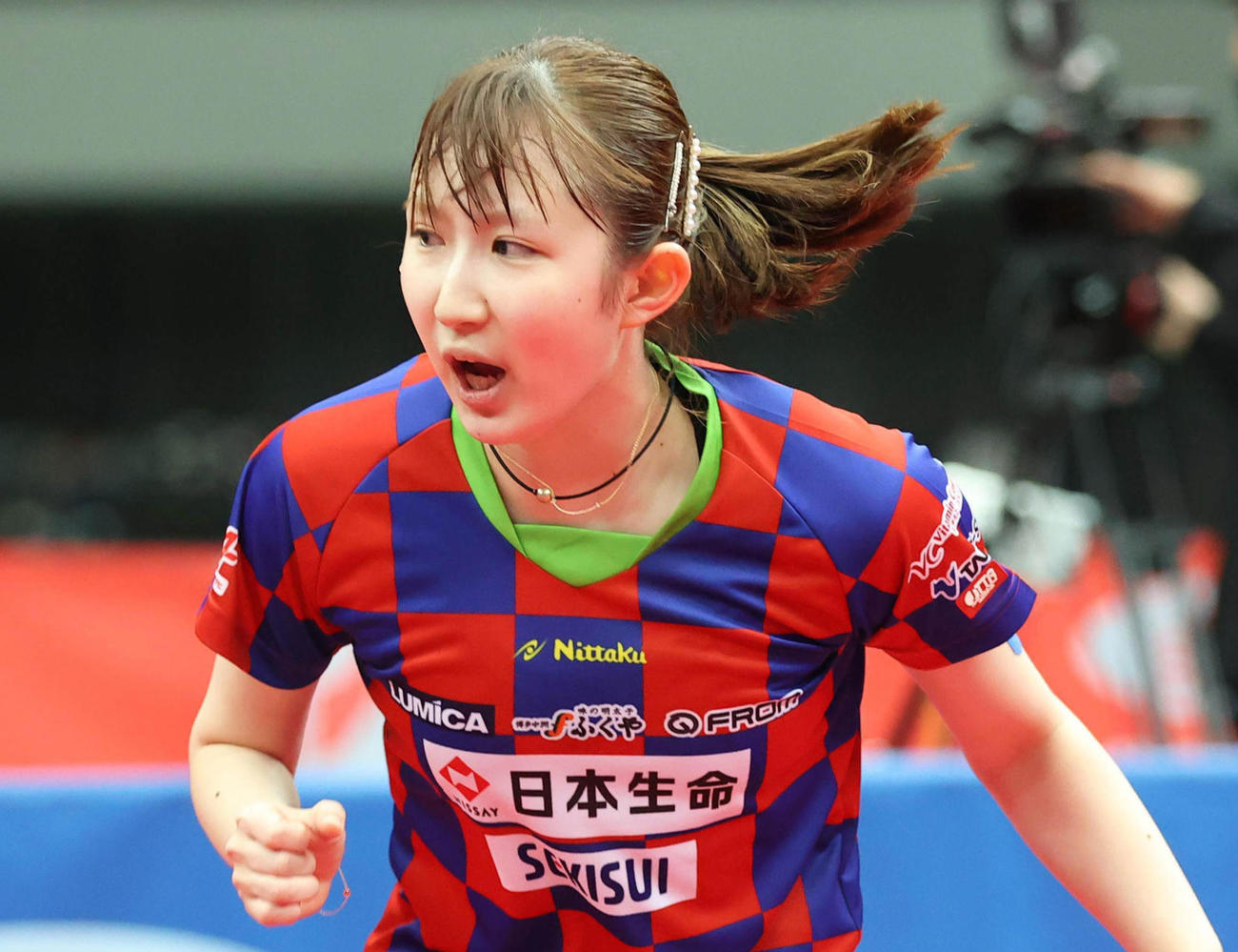 女子シングルス準決勝　第4ゲーム、得点し、声を上げる早田ひな（代表撮影）