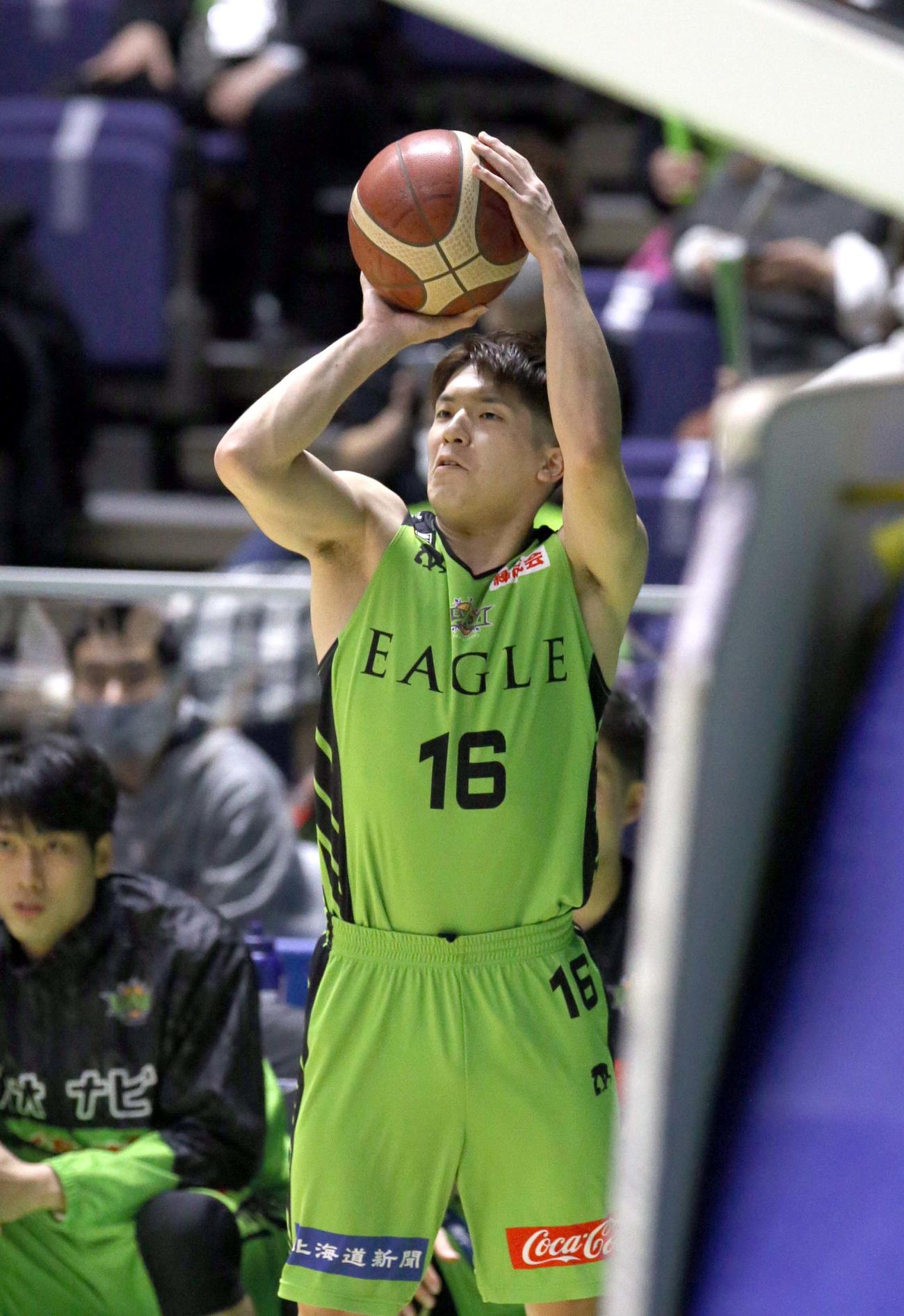 シュートを放つレバンガ北海道内田（20年12月2日撮影）