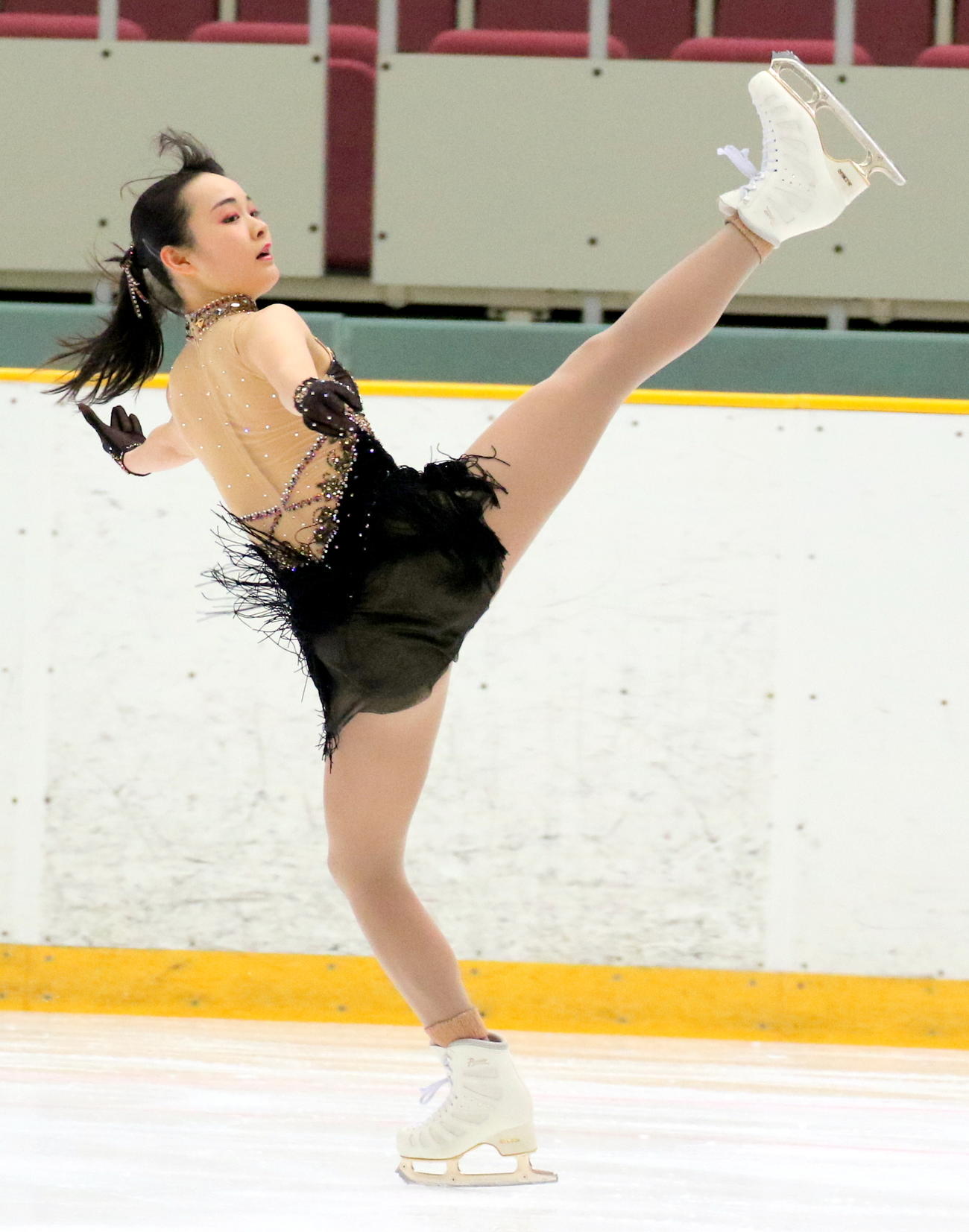 全国高校スケート選手権フィギュア競技　女子予選C（SP）で演技する中京大中京の浦松千聖（撮影・木下淳）
