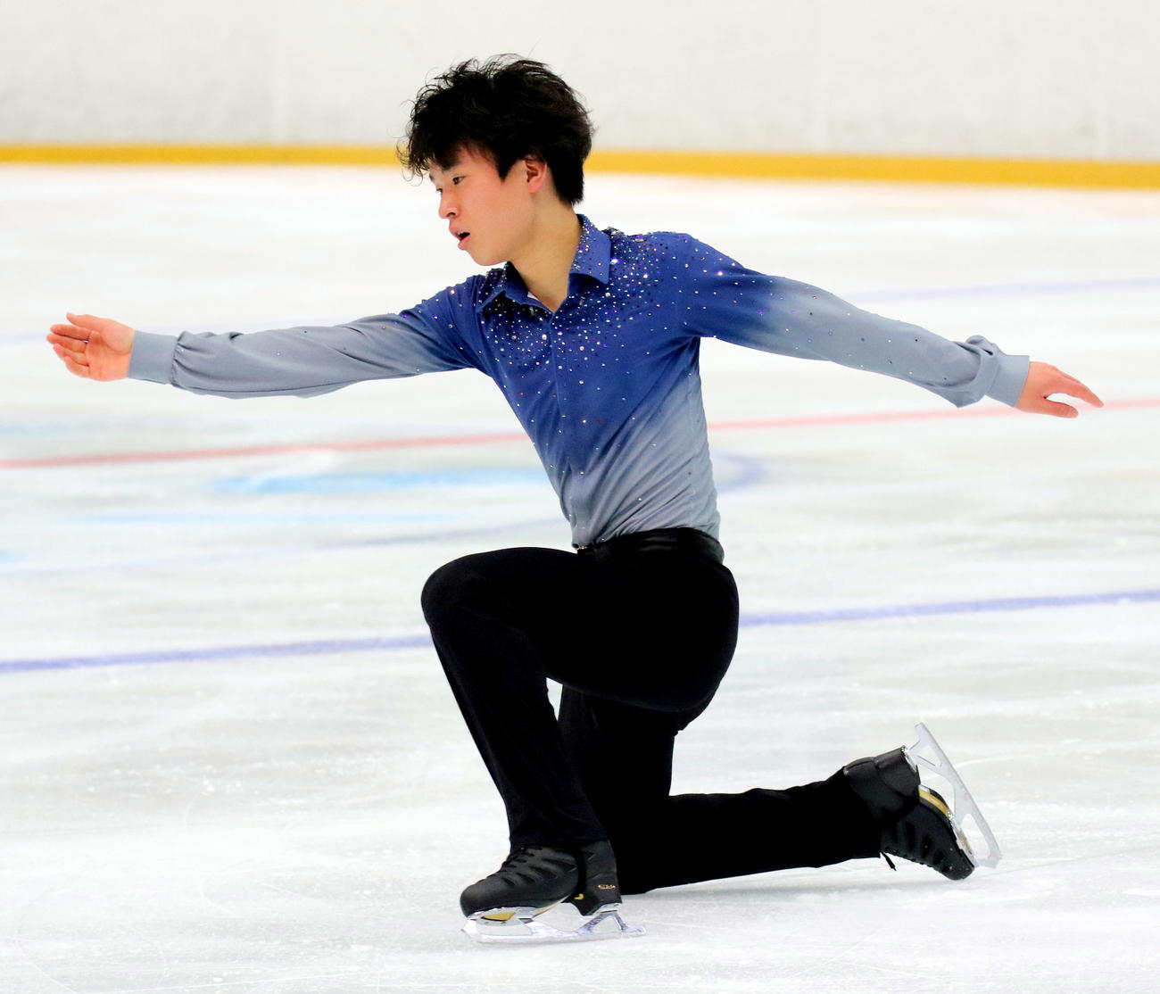 全国高校スケート選手権フィギュア競技　男子予選（SP）で演技する綾羽の本田ルーカス剛史（撮影・木下淳）