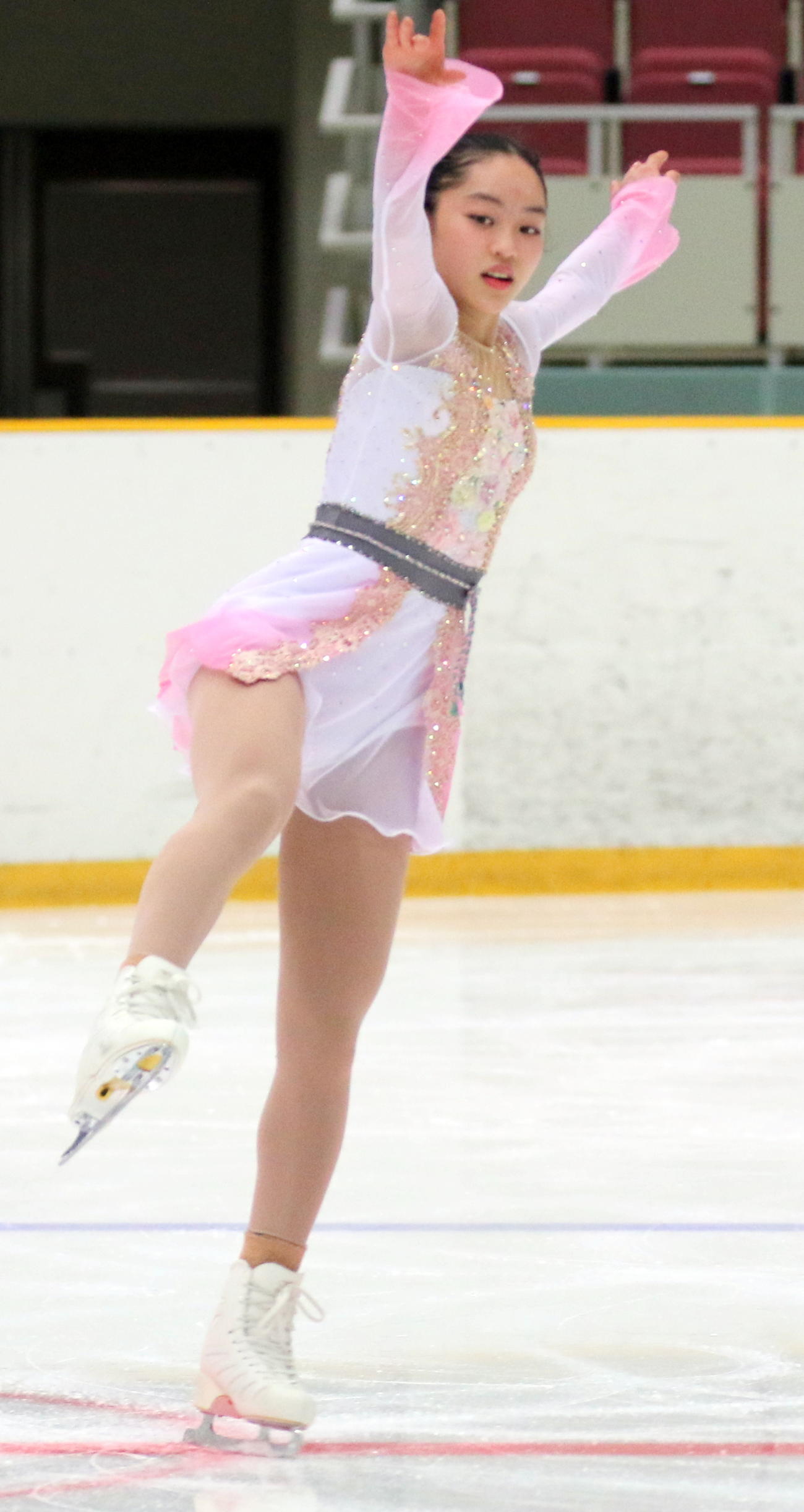 全国高校スケート選手権フィギュア競技　女子予選B（SP）で演技する香椎の江川マリア（撮影・木下淳）