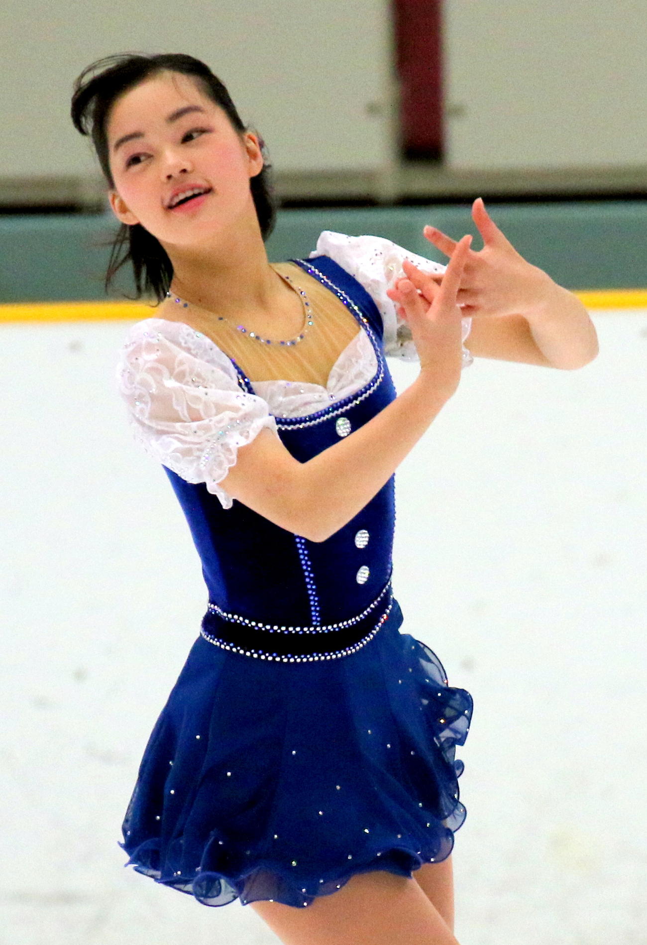 全国高校スケート選手権フィギュア競技　女子予選B（SP）を終え、首位に立った中京大中京の横井きな結（撮影・木下淳）