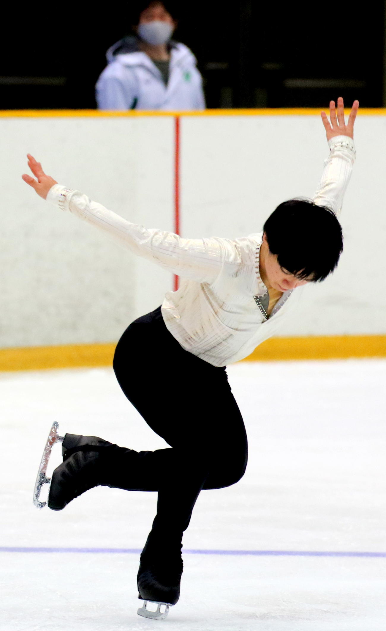 全国高校スケート選手権フィギュア競技　男子予選（SP）で首位発進した星槎国際横浜の鍵山優真（撮影・木下淳）