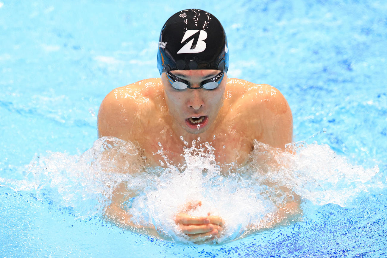 男子200メートル個人メドレー決勝を制した萩野の平泳ぎ（代表撮影）
