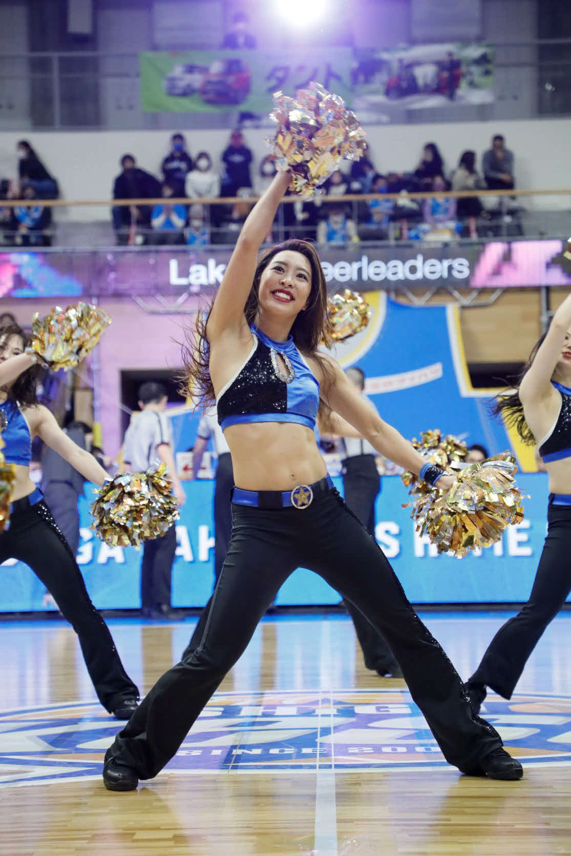 試合で踊る大西真菜美（滋賀レイクスターズ提供）