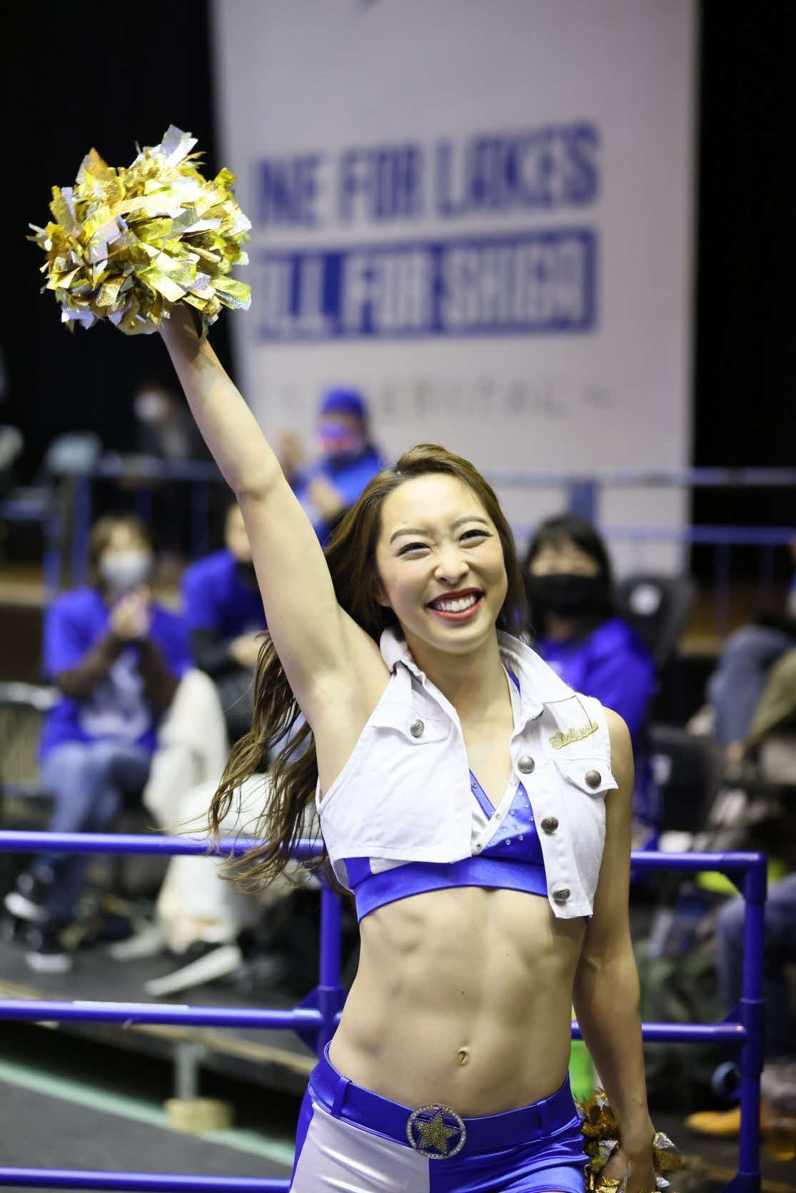 試合で踊る大西真菜美（滋賀レイクスターズ提供）
