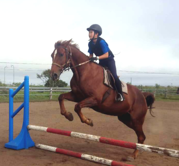 根室市内で馬術の練習をする太田捺（菅原美香コーチ提供）