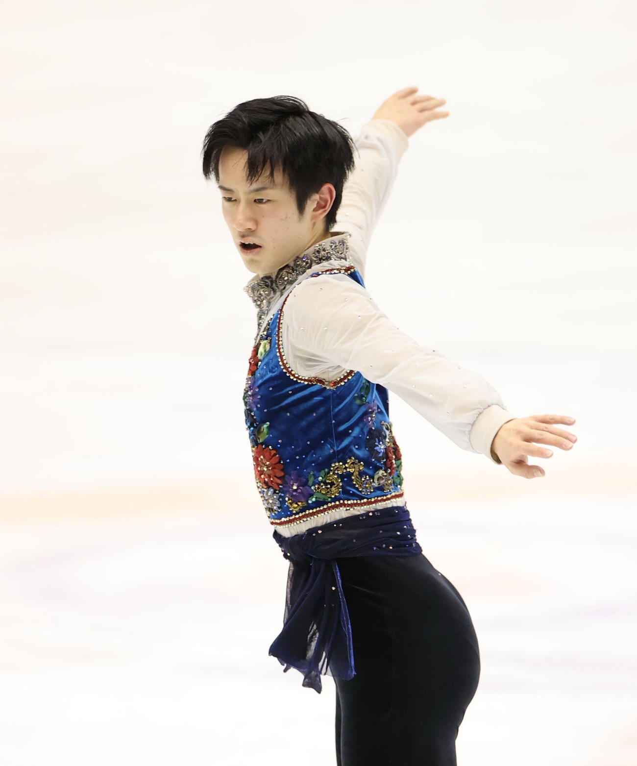 冬季国体2021　成年男子SPで演技する山本草太（代表撮影）