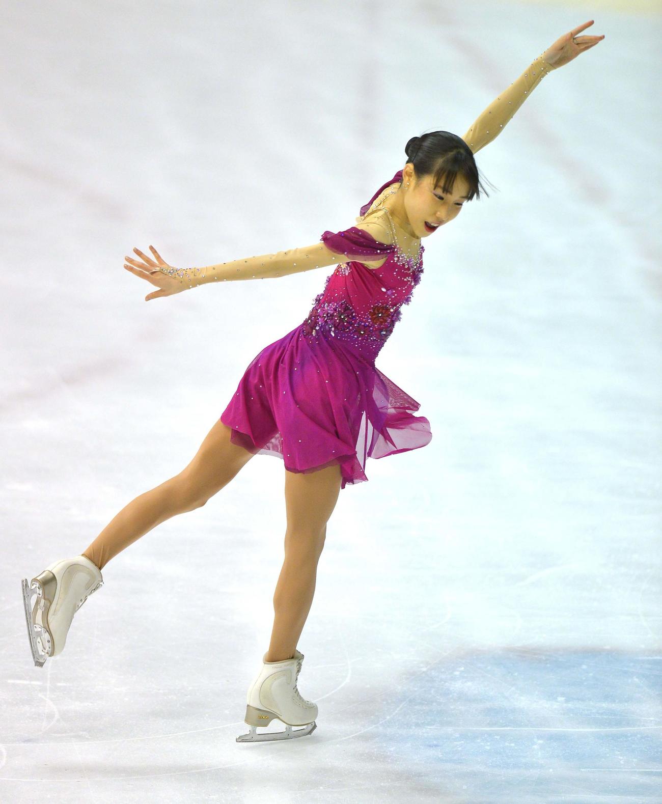 「愛知国体フィギュア成年女子SP」で演技をする、三原舞依（代表撮影）