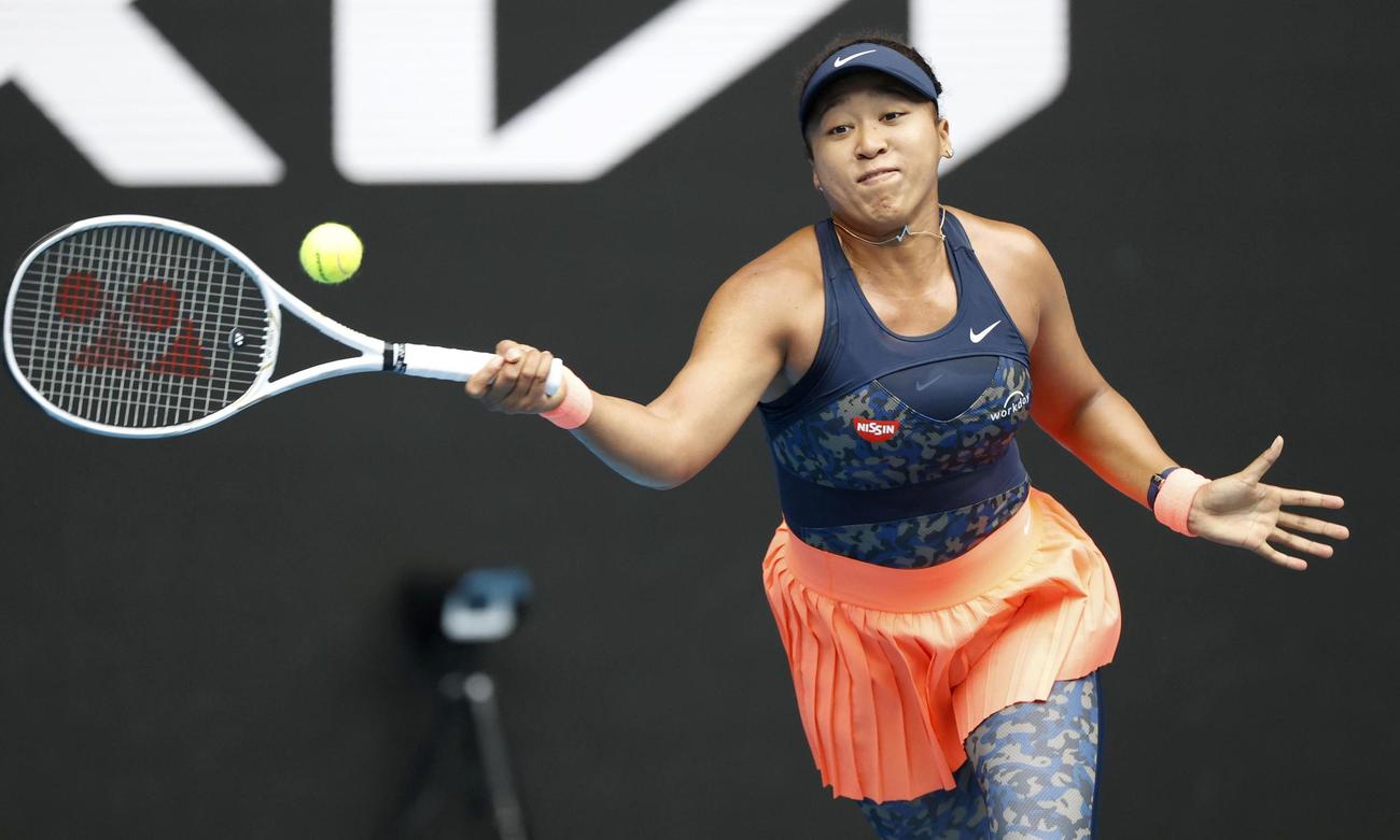 女子シングルス1回戦でプレーする大坂なおみ＝メルボルン（AP＝共同）