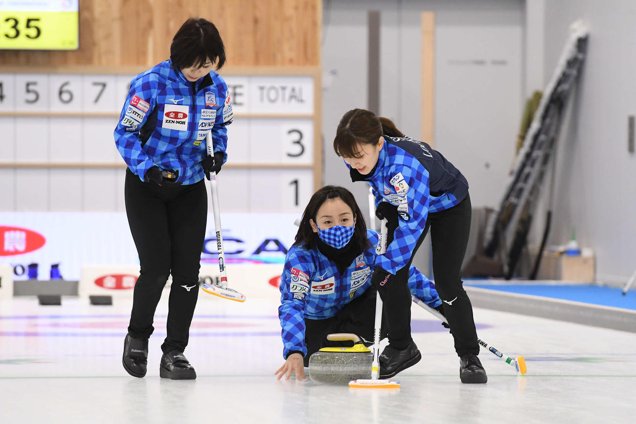 ロコ ソラーレ連勝 藤沢 殴り合いの試合と スポーツ 日刊スポーツ