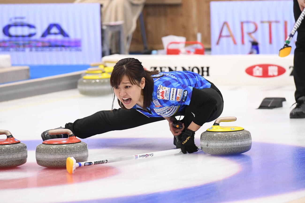 懸命に指示を出すロコ・ソラーレ吉田知那美（C）JCA IDE