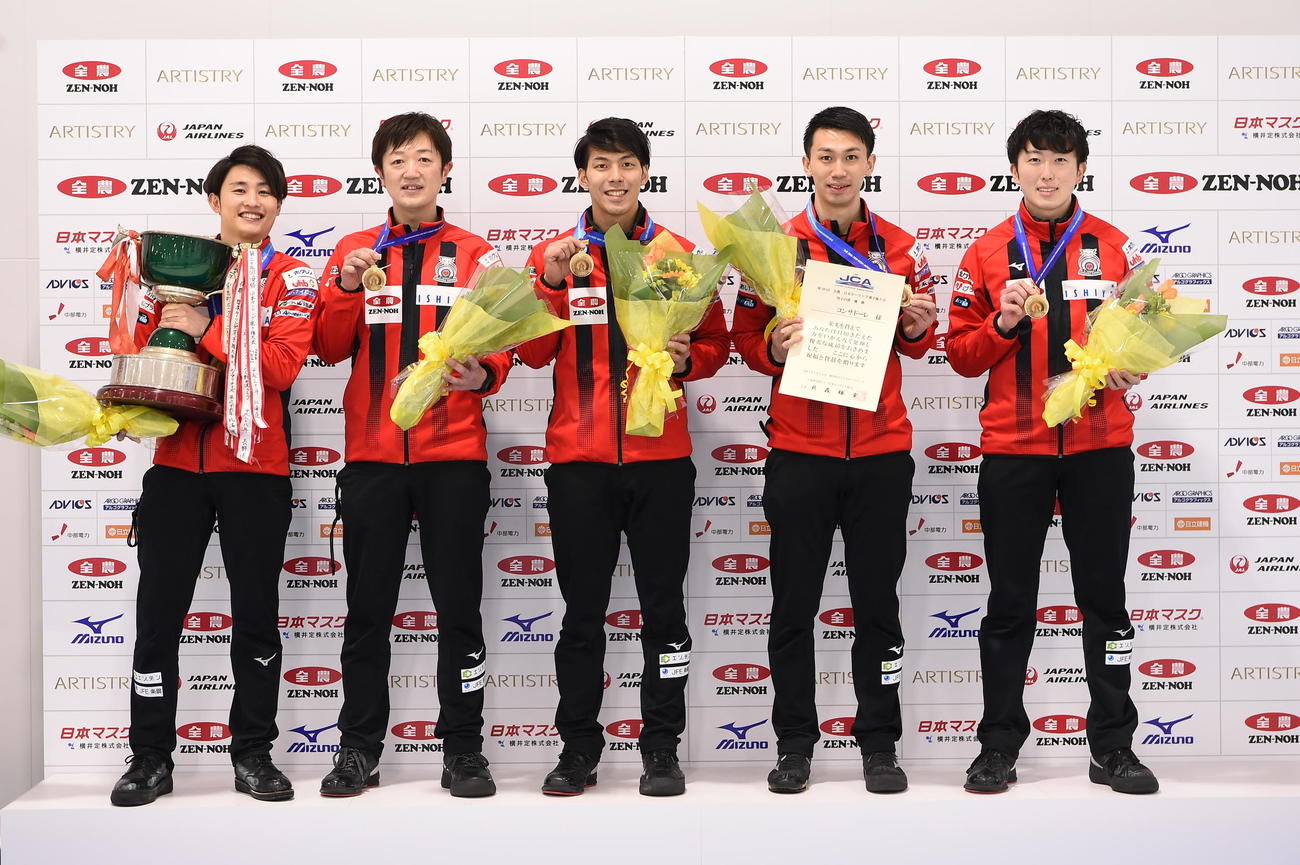優勝したコンサドーレ（C）JCA IDE
