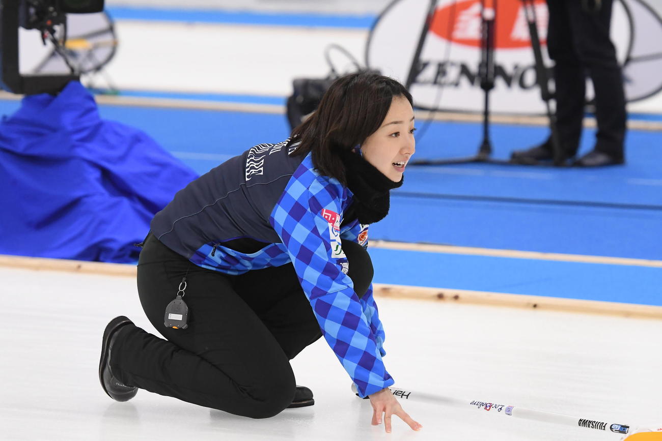 指示を出すロコ・ソラーレ藤沢五月（C）JCA IDE