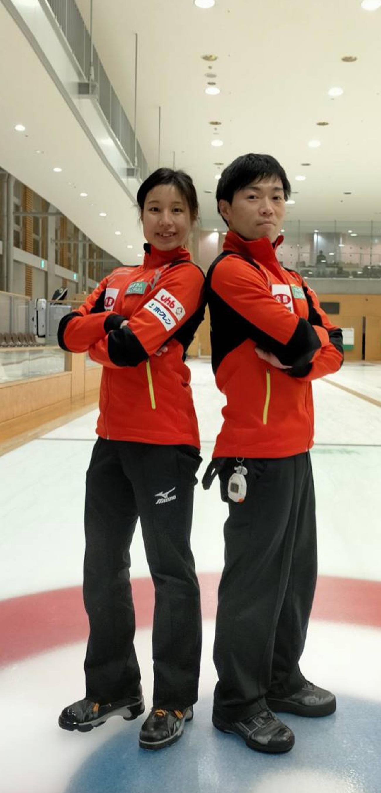 全農カーリング日本混合ダブルス選手権に出場するフルクラムの宿谷（左）と似里（チーム提供）