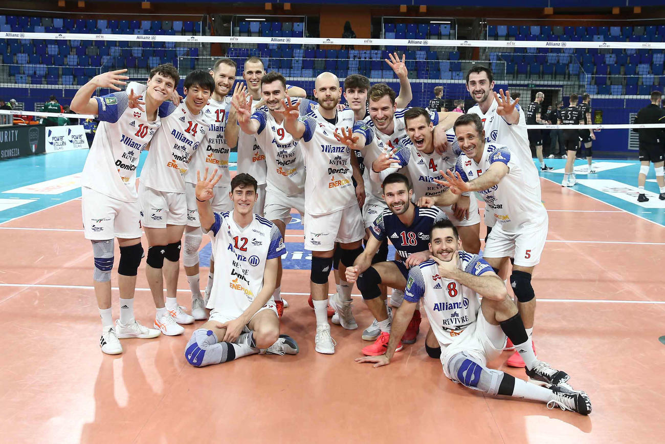 ヴェローナを下し、準々決勝進出を決めた石川所属のミラノ（所属事務所提供）
