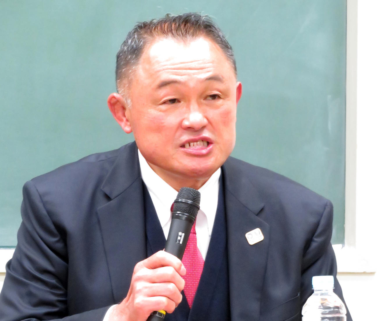 パワハラ騒動について説明する全日本柔道連盟の山下泰裕会長（21年2月26日）