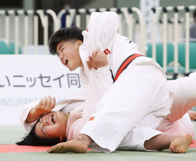 女子無差別級で優勝した橋口茉央（共同）