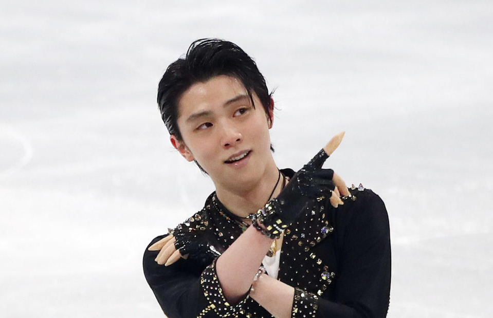 男子SPの演技を終えて笑顔を見せる羽生結弦（撮影・PNP）