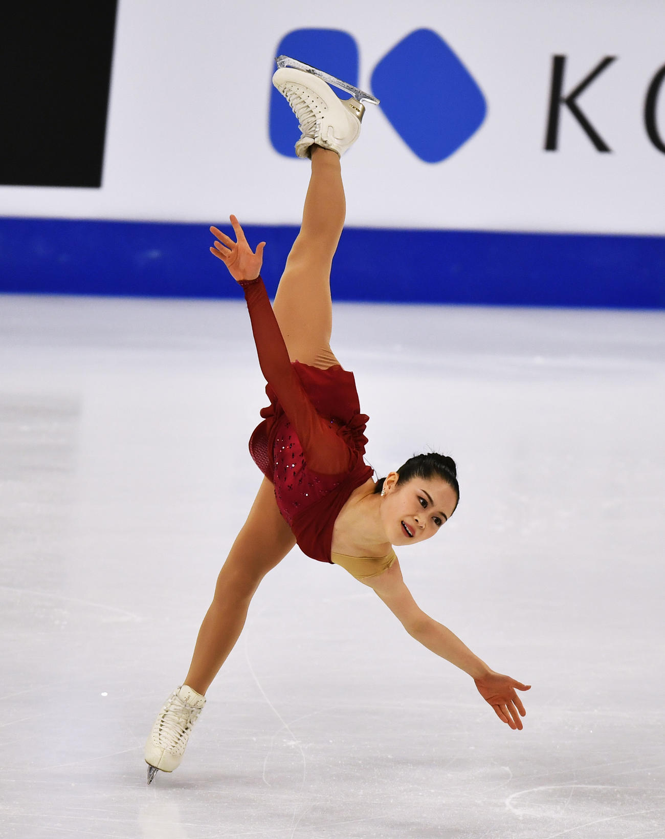 女子フリー　演技する宮原知子（AP）