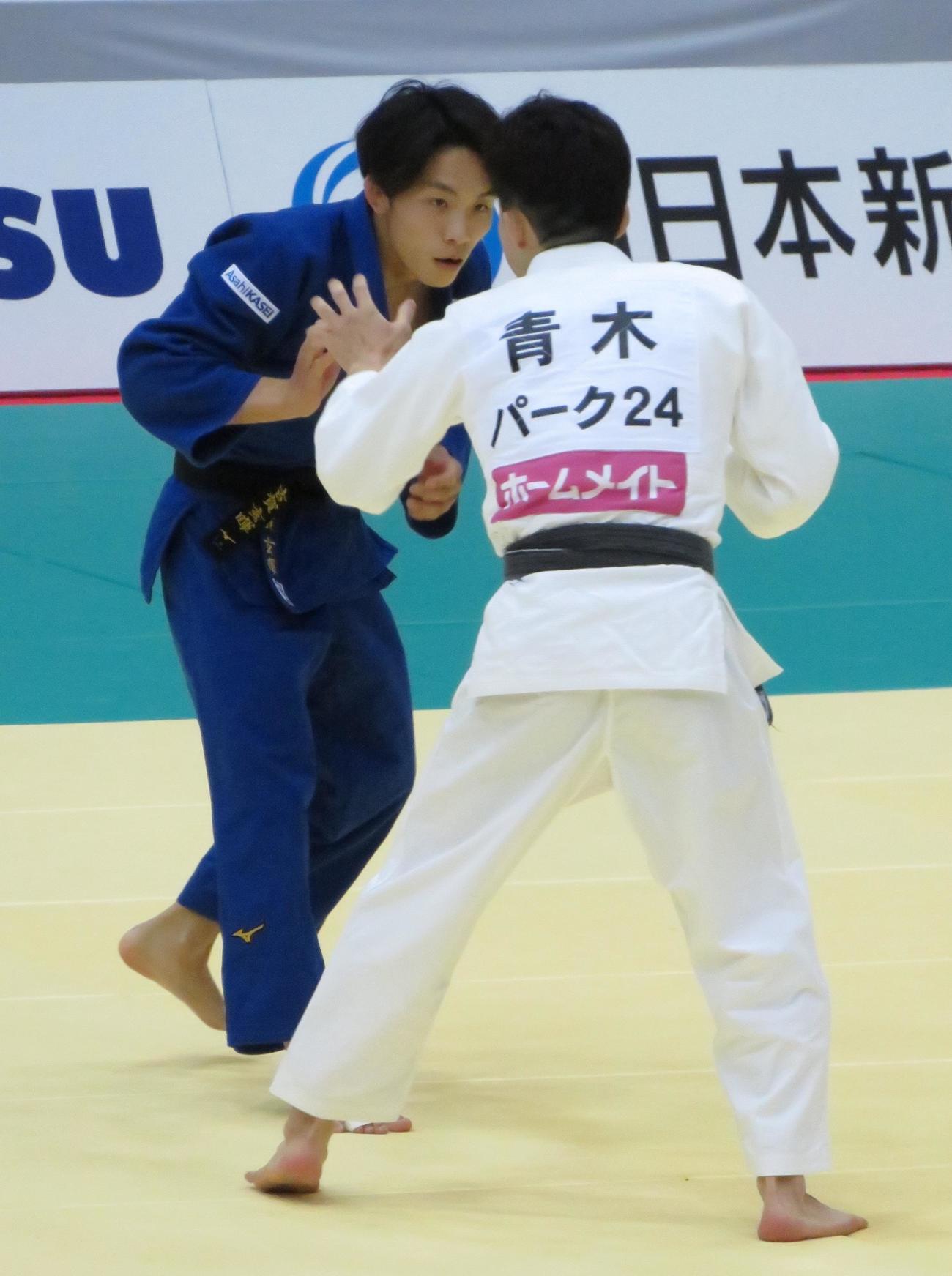 準決勝で青木大と対戦する古賀玄暉（撮影・峯岸佑樹）