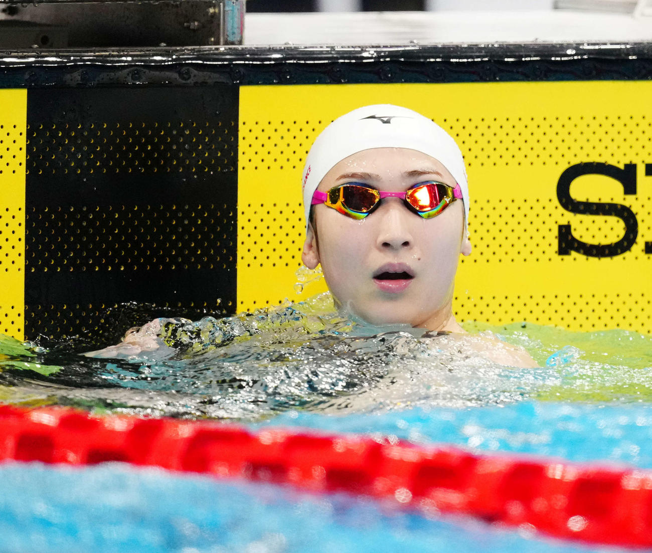 女子50メートル自由形予選全体2位で準決勝へ進出した池江（撮影・江口和貴）