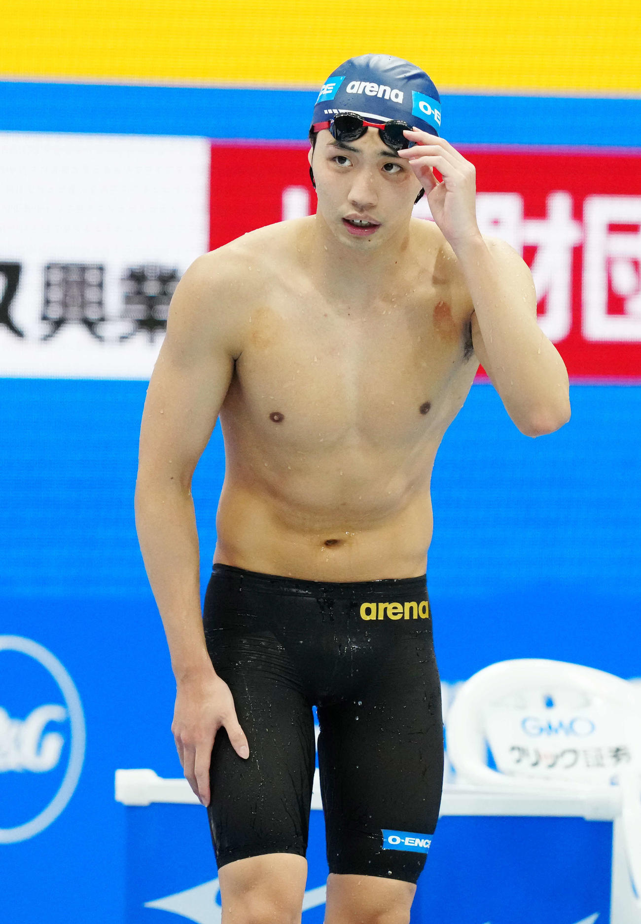 男子1500メートル自由形決勝、優勝しスタンドにあいさつする竹田（撮影・江口和貴）