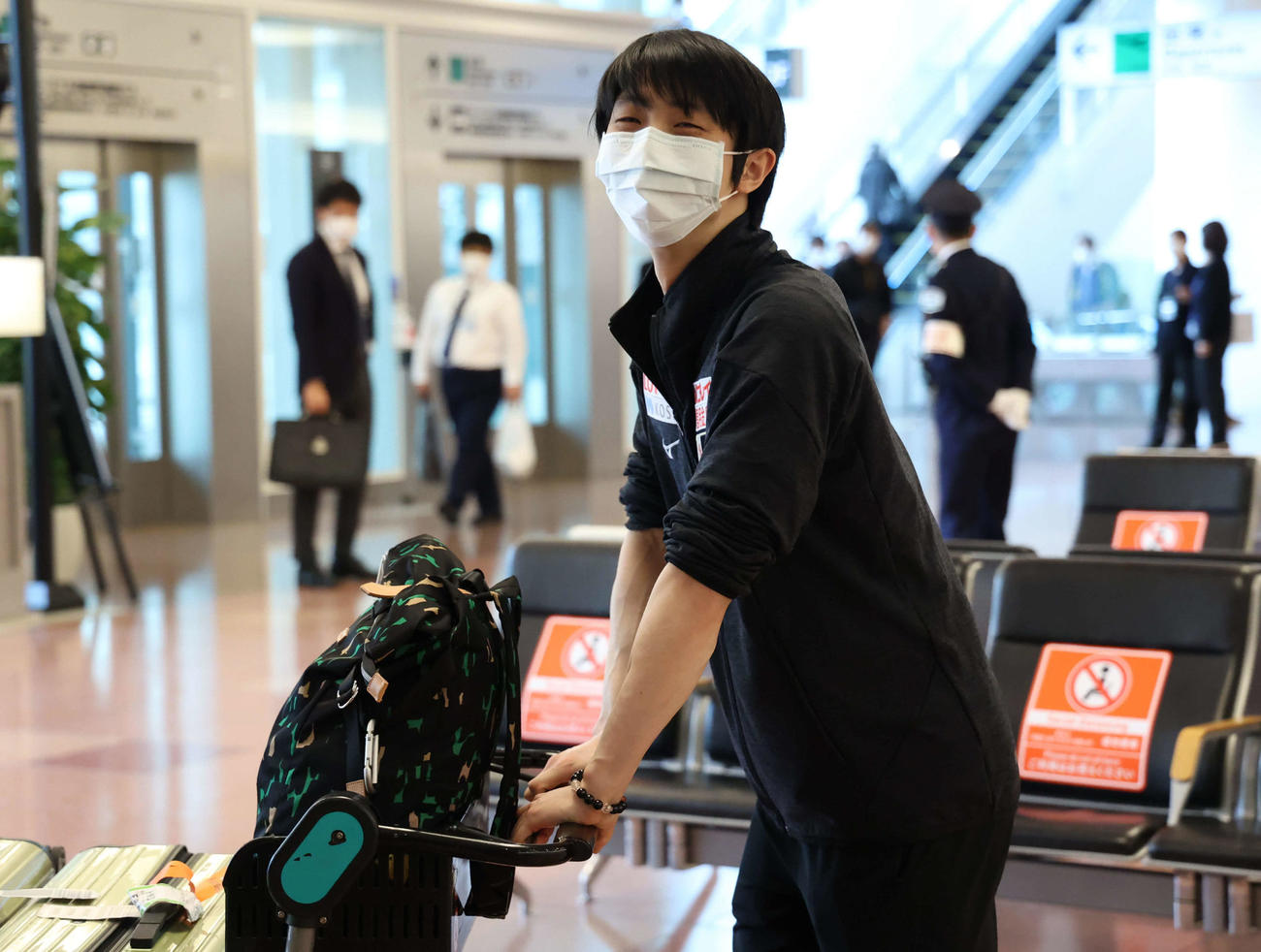 3月、世界選手権を終え、帰国した羽生