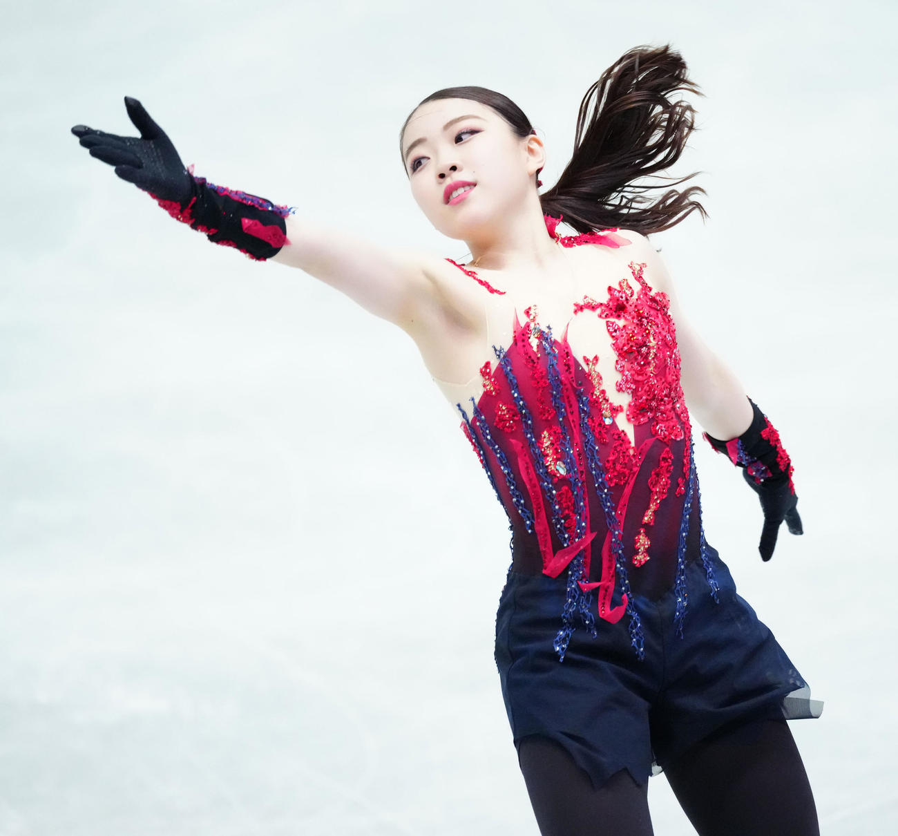 女子SPで演技する紀平梨花（代表撮影）